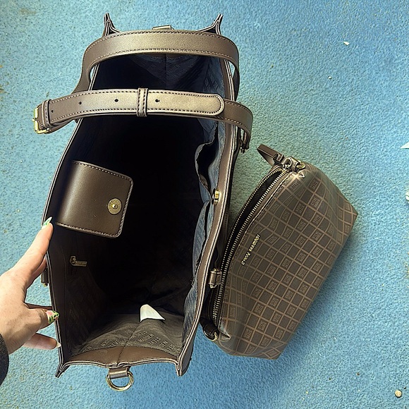 COPY - Steve Madden 2 piece ToteBag with Detachable Crossbody & Smaller purse/p… - Picture 11 of 16